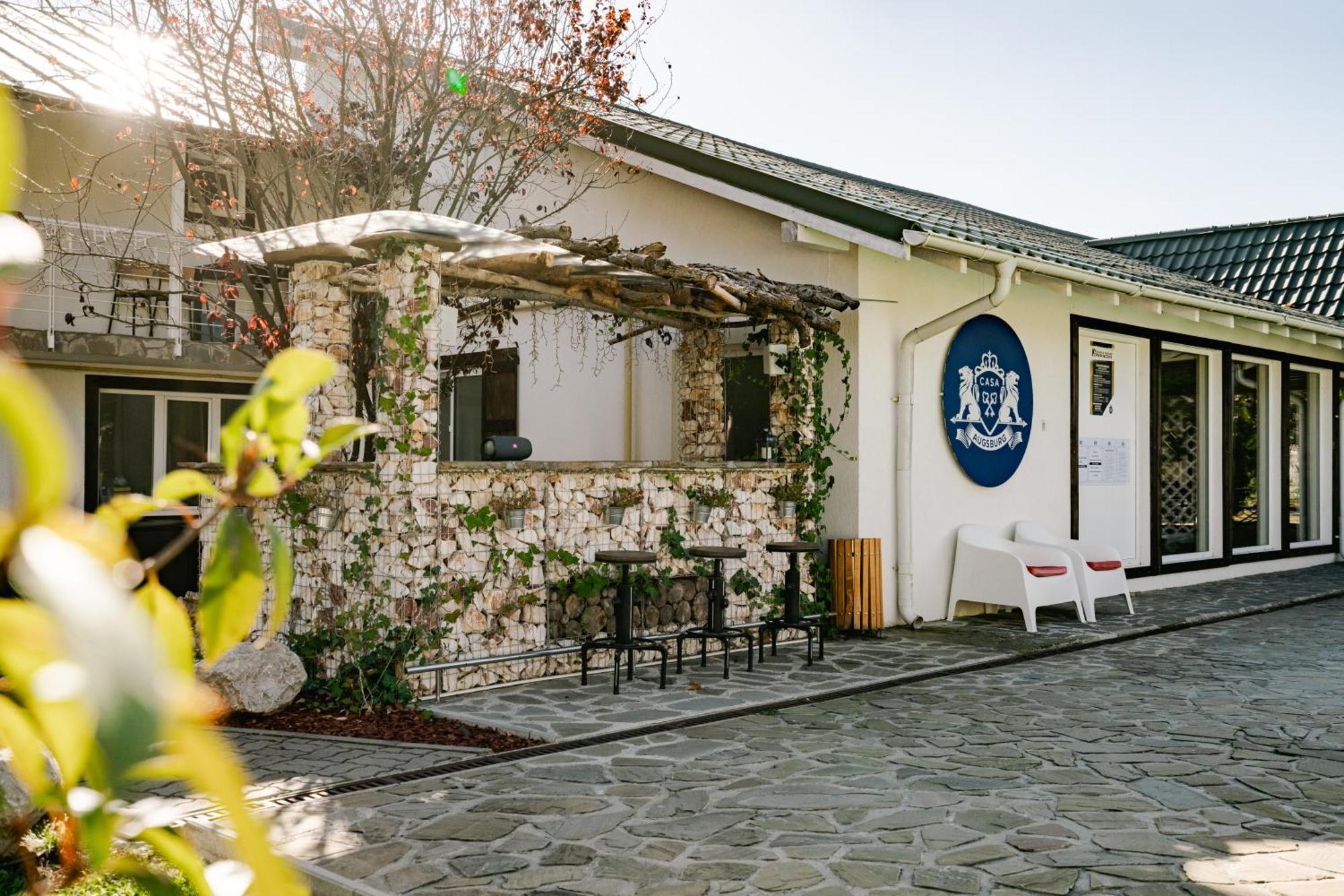 Hotel Casa Augsburg Băneşti Esterno foto